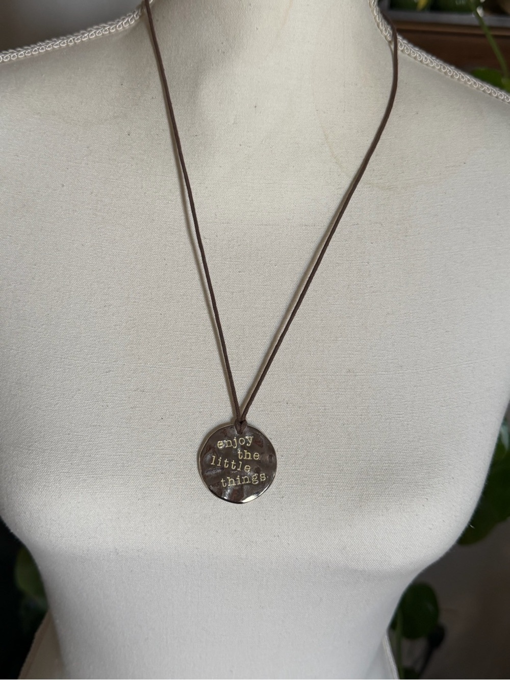 Vintage 90’s Y2K Life is Good Leather Cord Pendant Necklace